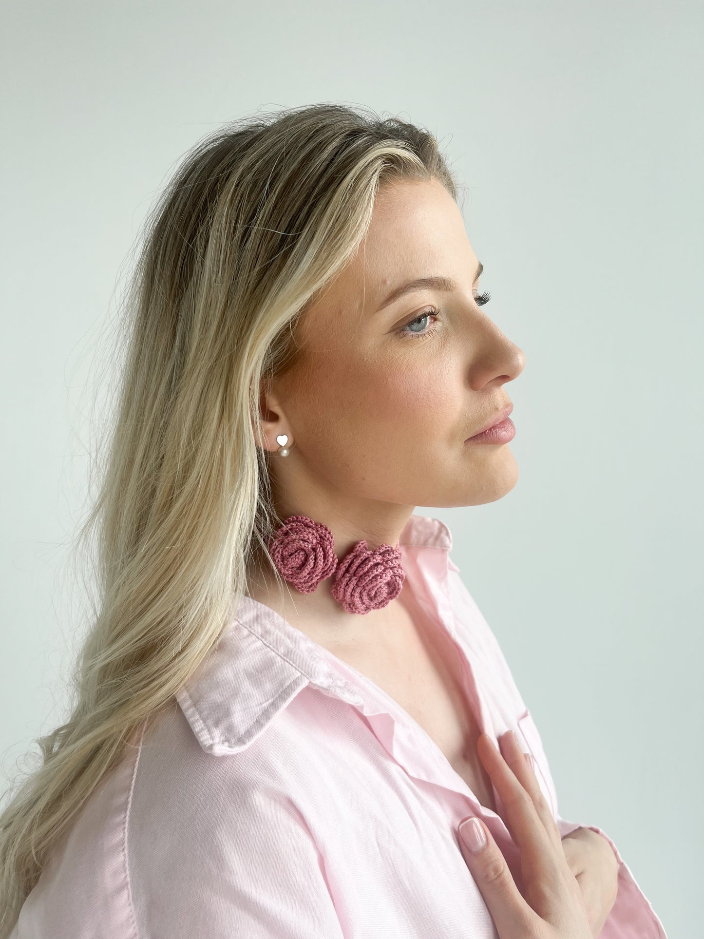 Chocker Roses